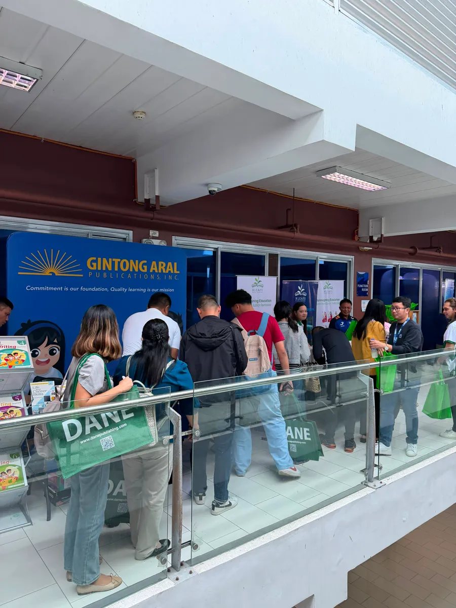 Delegates browsing the exhibitor hall at the CEAP Region 3 Regional Assembly
